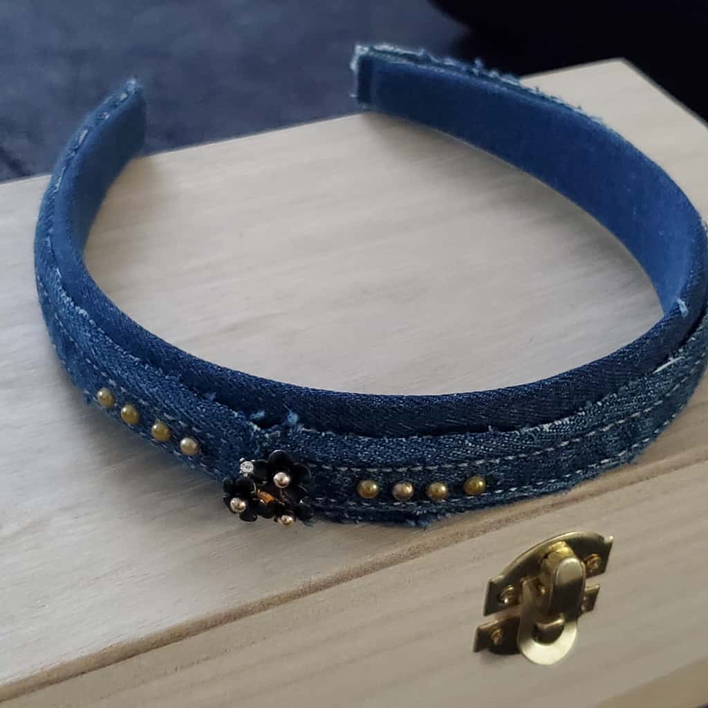 Diadema cintillo adornos dorados