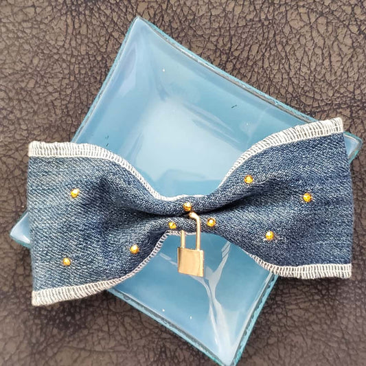 lazos en mezclilla y dorado